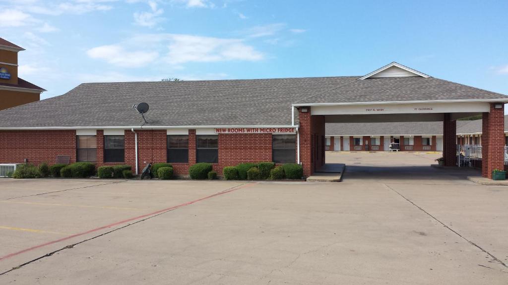 Sagamar Inn Cleburne Exterior photo