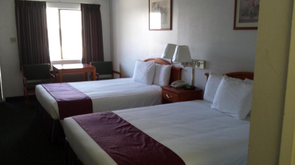 Sagamar Inn Cleburne Room photo