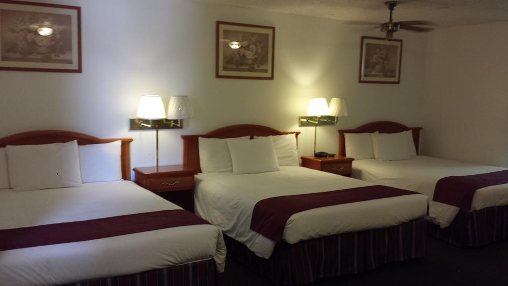 Sagamar Inn Cleburne Room photo